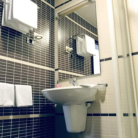 Richi 汽车旅馆 泽尼察